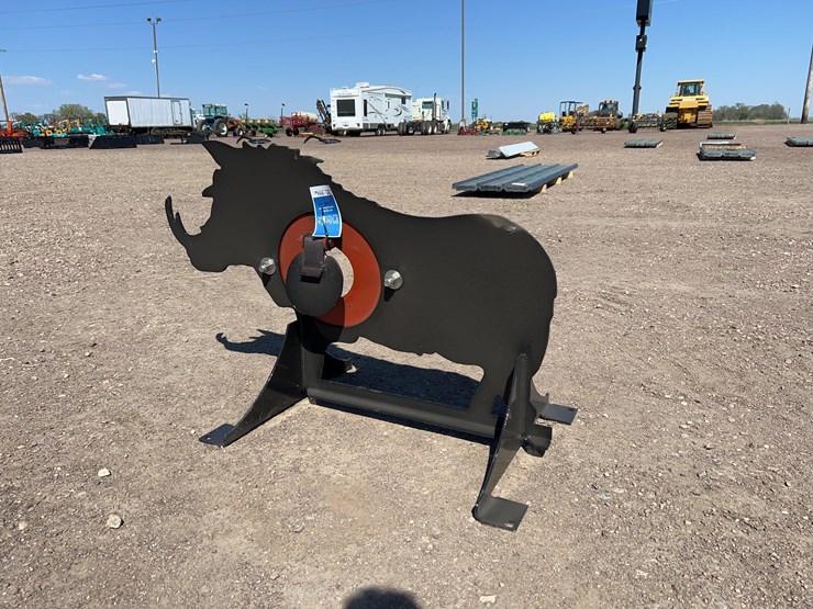 ar500-steel-boar-shooting-target-with-heart-flapper-image-3