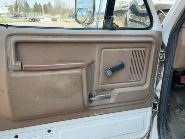 #1951-•-1990-ford-700-dump-truck-image-56