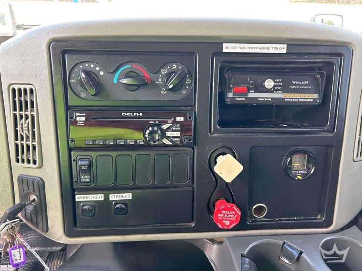 2014-international-durastar-4300-image-16