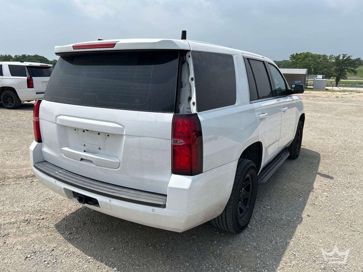 2020-chevrolet-tahoe-image-3