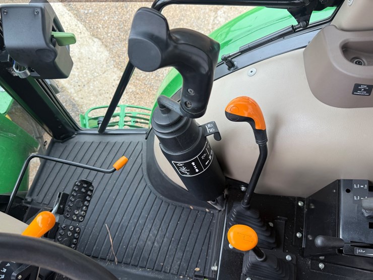 john-deere-5055e-image-33