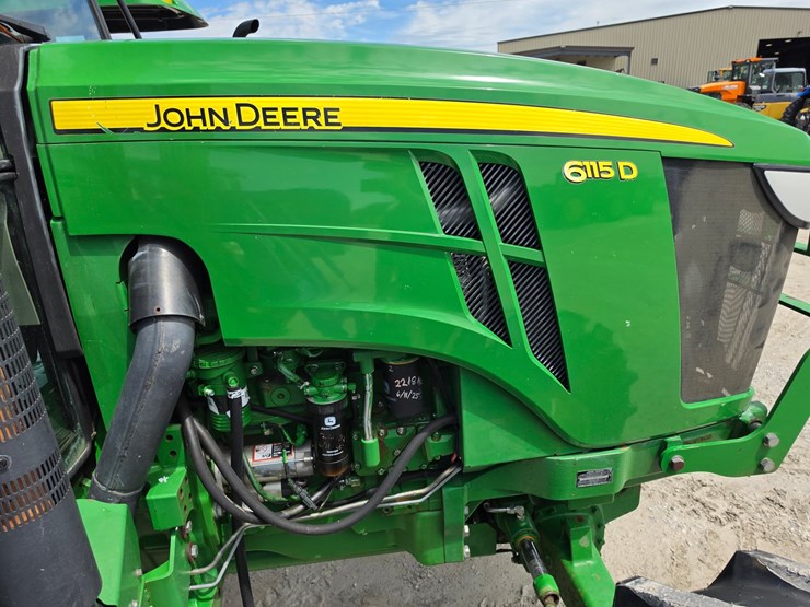 2014-john-deere-6115d-image-4