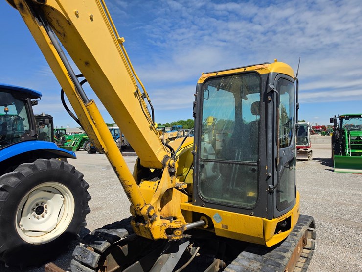 2013-komatsu-pc88mr-8-image-5