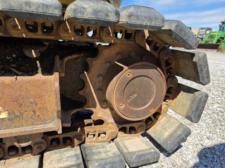 2013-komatsu-pc88mr-8-image-13