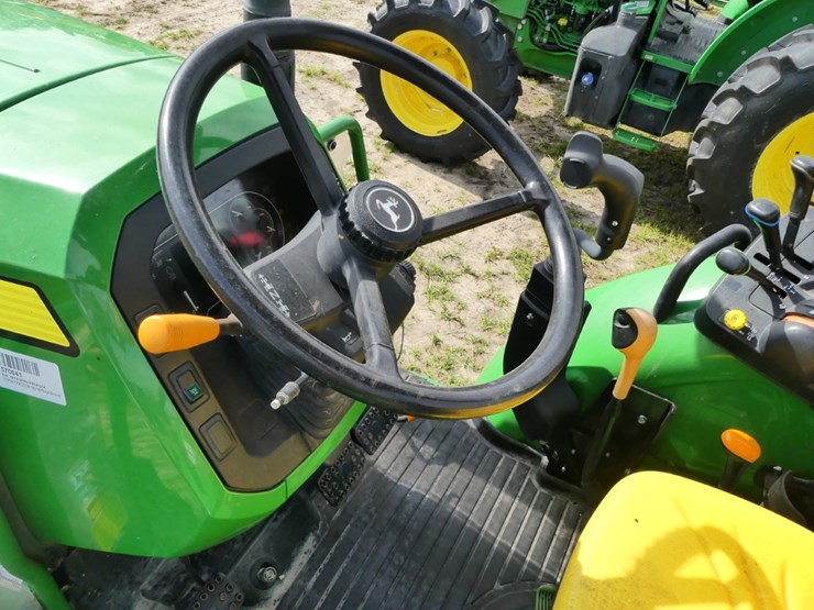 2024-john-deere-5120m-image-12