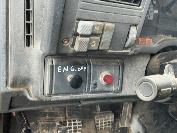 #1952-•-2000-gmc-6500-flatbed-truck-image-98