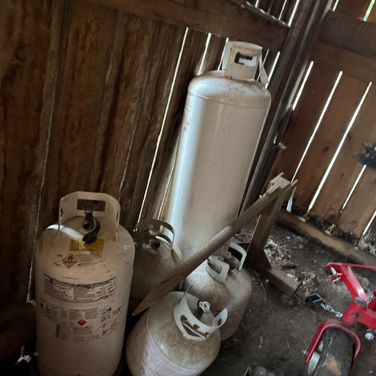 #73 • 5 PROPANE TANKS