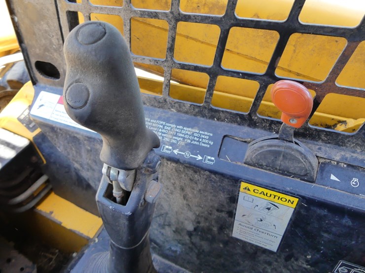 2000-john-deere-250-image-12
