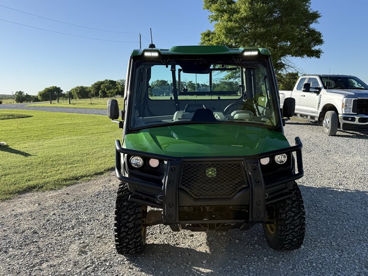 2024-john-deere-gator-image-4