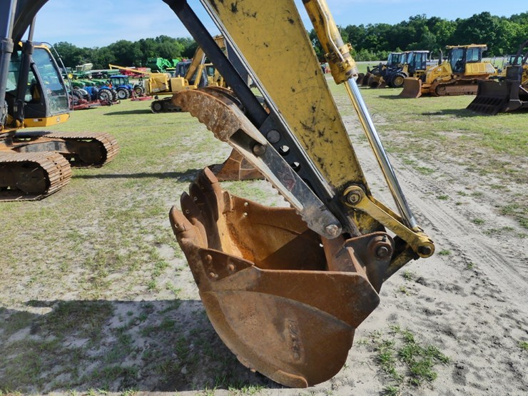 2019-komatsu-pc210-lc-image-8