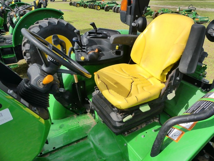 2023-john-deere-5105m-image-9