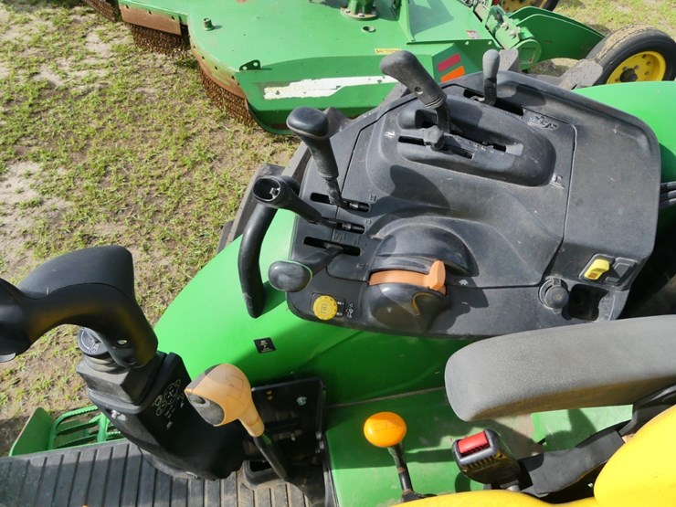 2023-john-deere-5105m-image-10