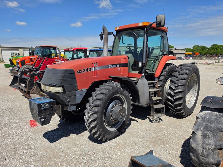 case-ih-mx240-image-1