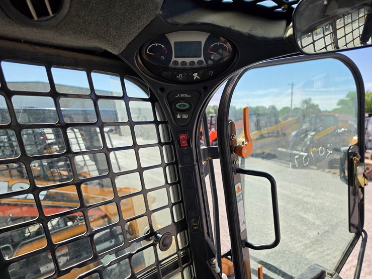 2013-bobcat-t650-image-10