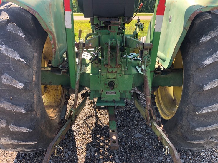 john-deere-1050-image-4
