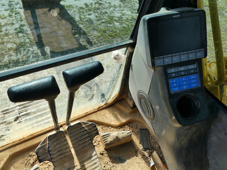 2019-komatsu-pc210-lc-image-16