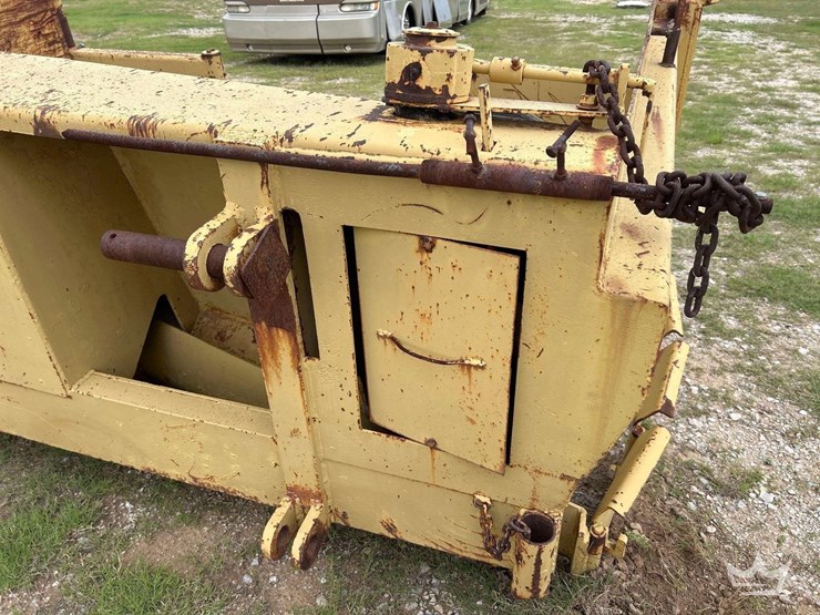 t/a-aggregate-spreader-box-wheel-loader-attachment-image-12
