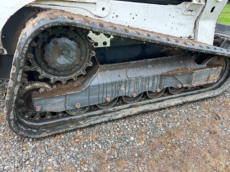 2022-bobcat-t770-image-13