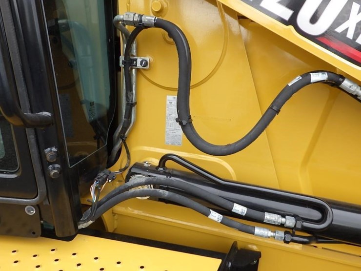 2023-caterpillar-420-xe-image-36