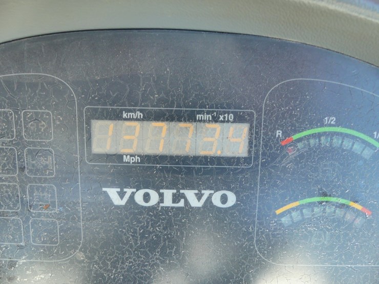 2012-volvo-l35b-image-18