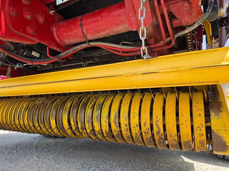 2020-new-holland-roll-belt-560-image-6