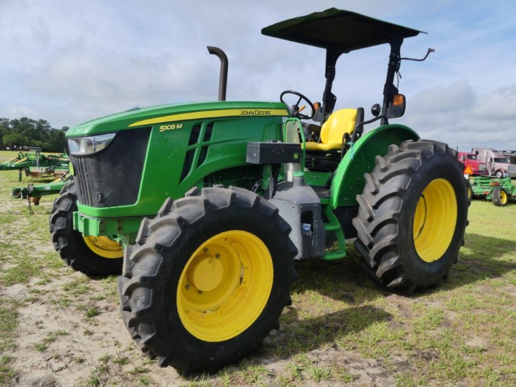 2023-john-deere-5105m-image-2