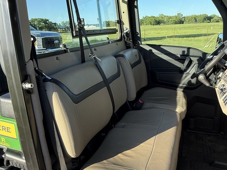 2024-john-deere-gator-image-15