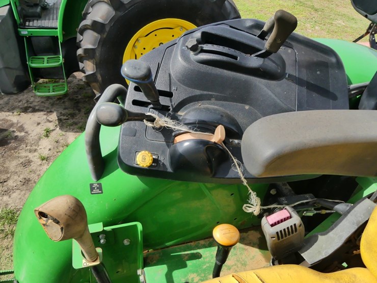 2018-john-deere-5075m-image-10