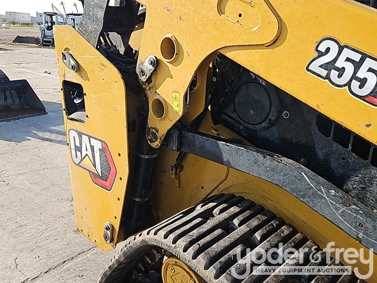 2025-caterpillar-255-image-11