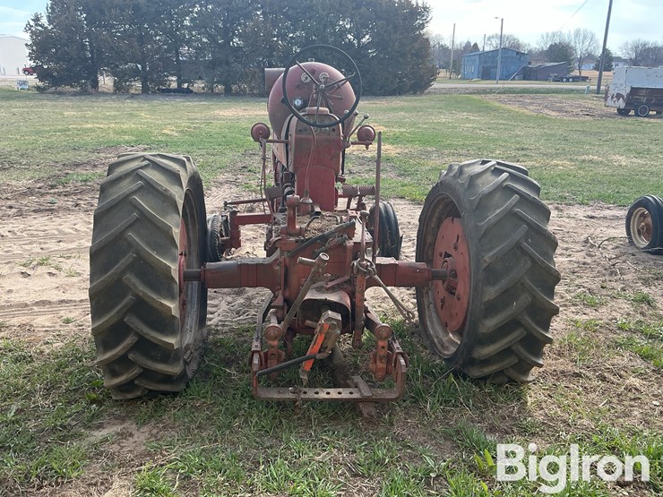 1955-farmall-400-2wd-tractor-image-6