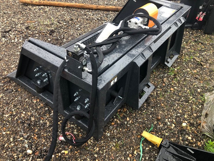 #25-•-72”-vibratory-screener-bucket-image-2