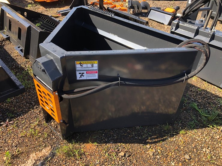 #48-•-concrete-bucket-w-hydraulic-chute-image-1