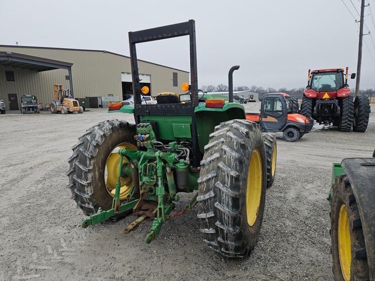 2014-john-deere-6105d-image-15