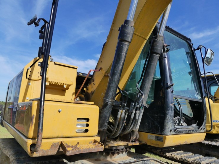 2016-caterpillar-312f-image-9