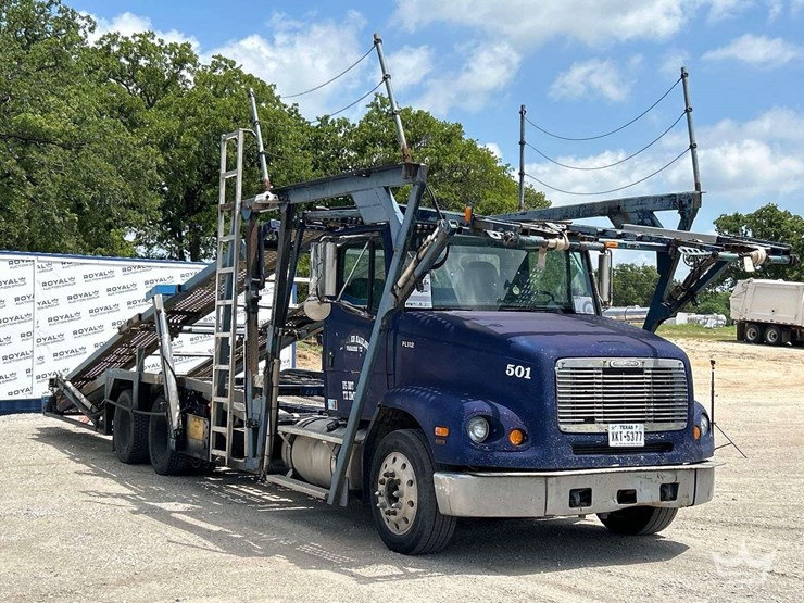 2001-freightliner-fl112-image-4
