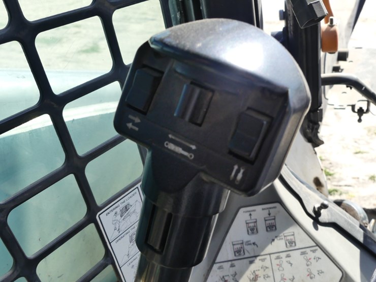 2015-bobcat-s770-image-15