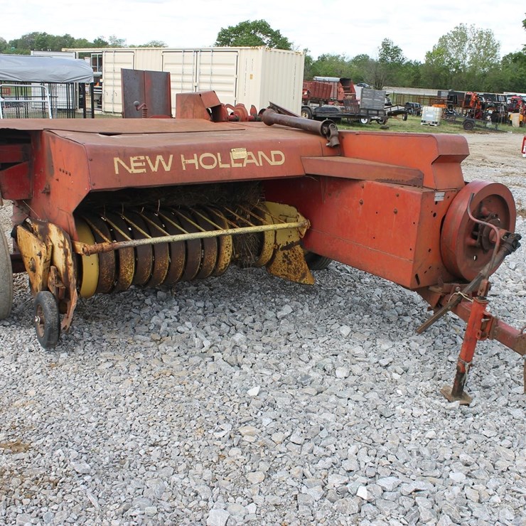 NEW HOLLAND 273