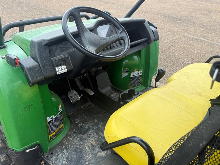 john-deere-gator-image-25