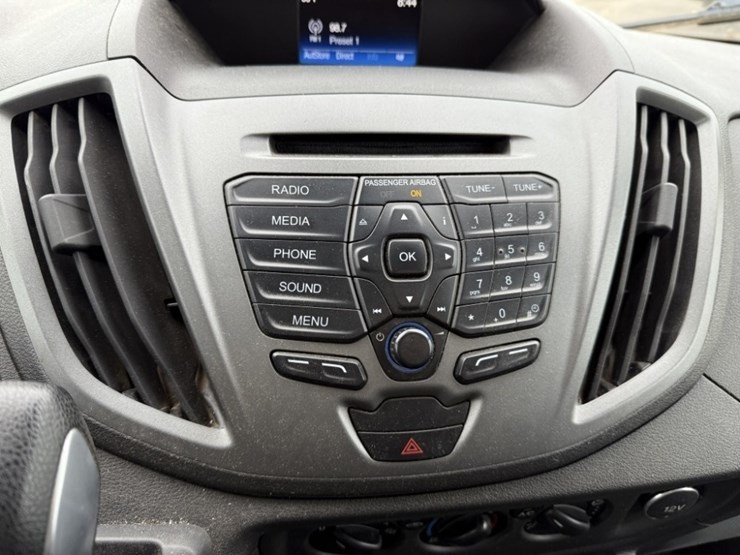2016-ford-transit-image-32