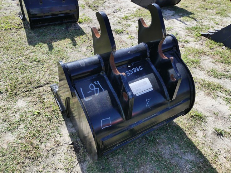 24"-excavator-bucket-image-3