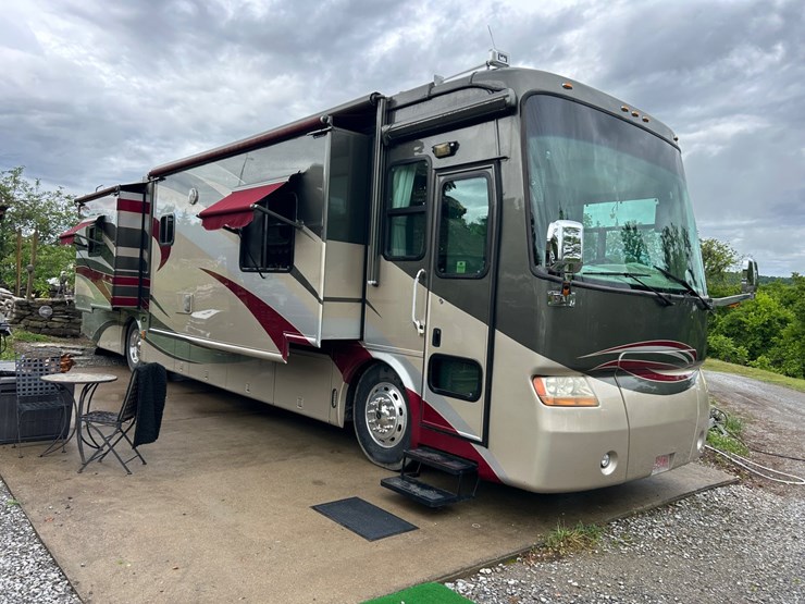 #7-•-2005-tiffin-phaeton-40’-–-premium-refurbished-coach-image-1