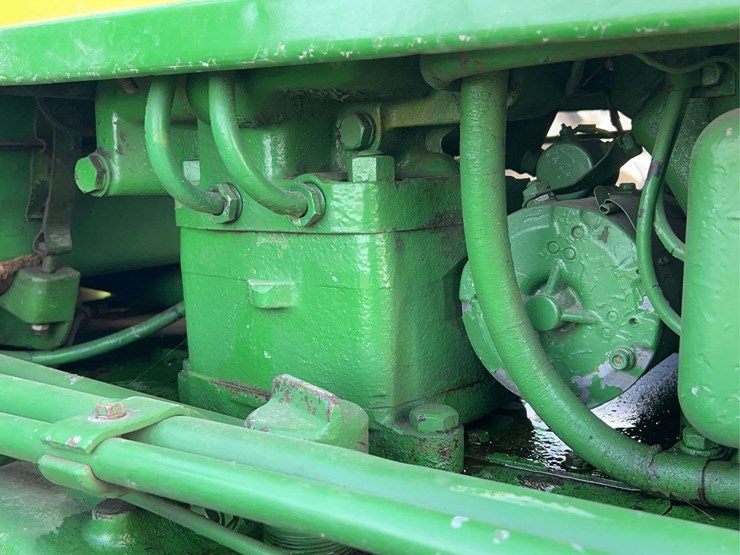 john-deere-820-image-34
