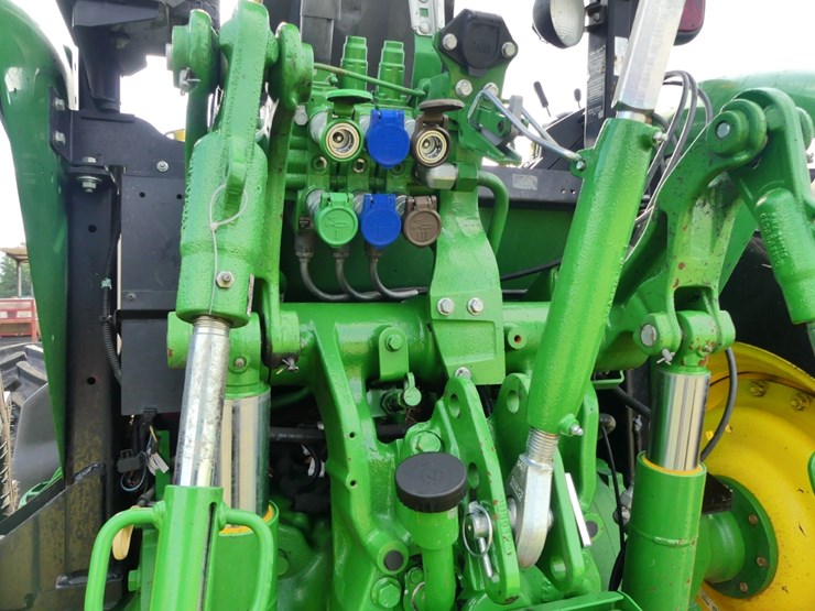 2024-john-deere-5120m-image-6