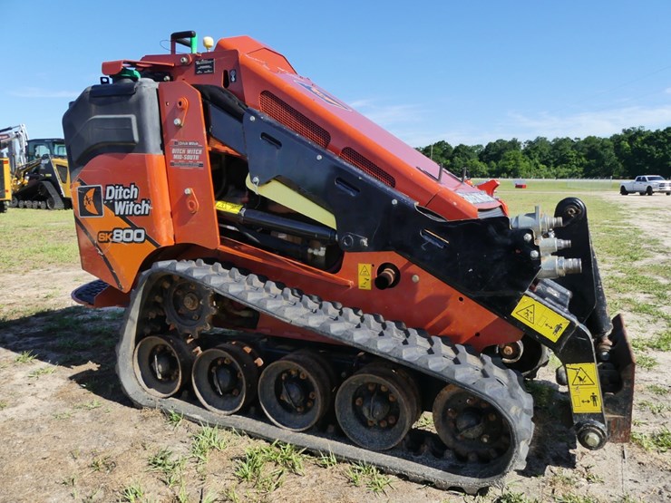 2021-ditch-witch-sk800-image-2
