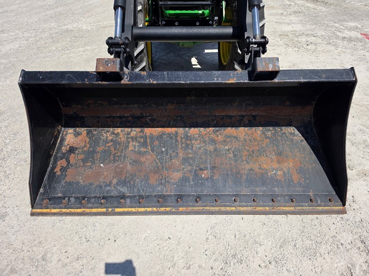 john-deere-7520-image-3