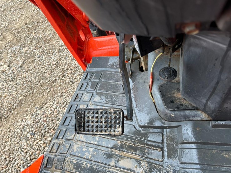 kubota-la724-image-23