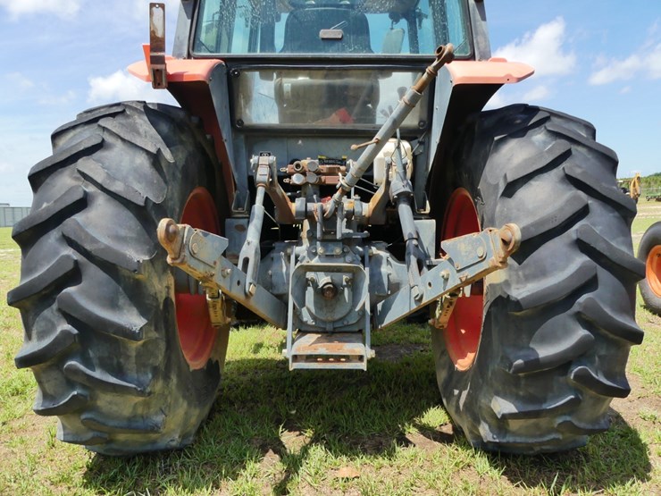 2000-kubota-m9000-image-5