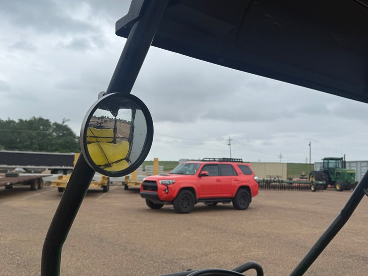 john-deere-gator-image-31