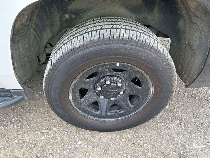 2018-chevrolet-tahoe-image-24