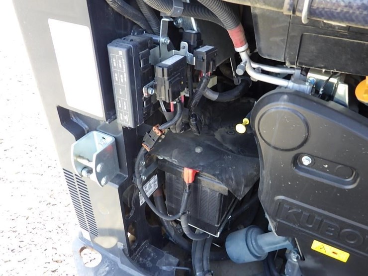 kubota-svl75-3-image-13